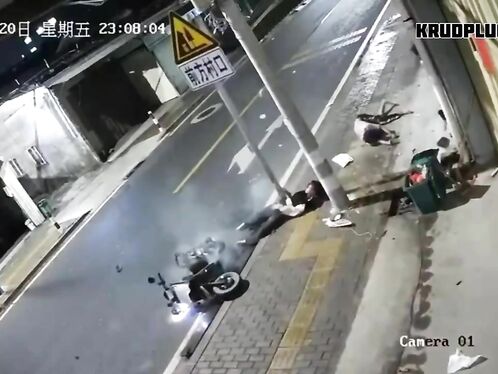2 Injured In Collision Between Moped And Street Lamp