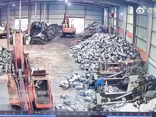 Worker Crushed To Death By Hydraulic Press