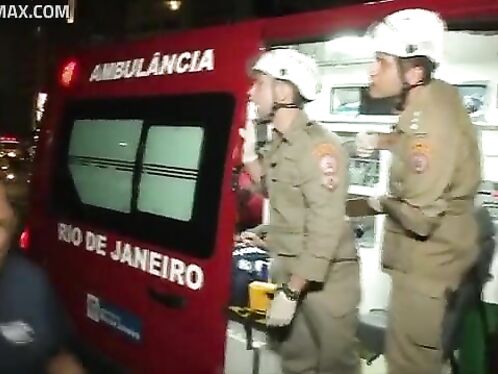 Copacabana: Injured Man Treated On The Ground After Car Crash