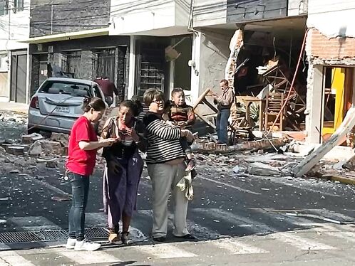 Bakery Explosion, Pedestrians Blown To Pieces (Acti