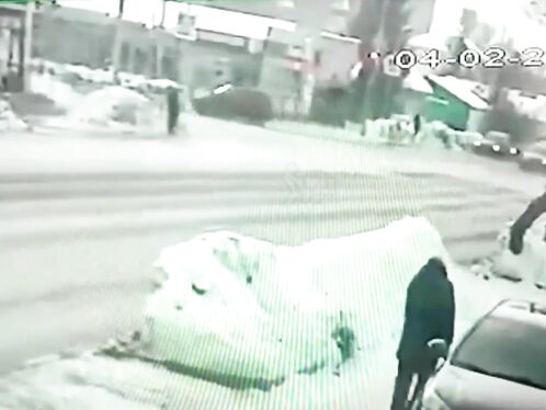 After The Car Accident, The Pedestrian Turned Over And The Scene Was Very Spectacular