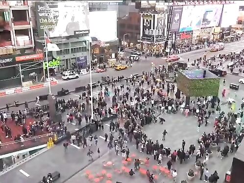 Times Square Manhole Cover Explosion Causes Mass Panic