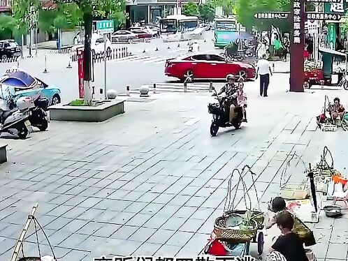 Oh My God, A Huge Wall Collapsed On The Street. (Final Destination)