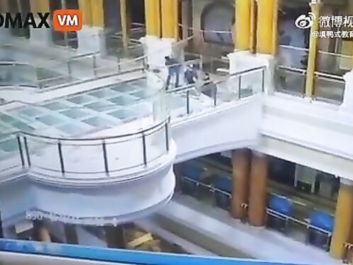 Man Falls From Glass Floor Of Shanghai Shopping Mall