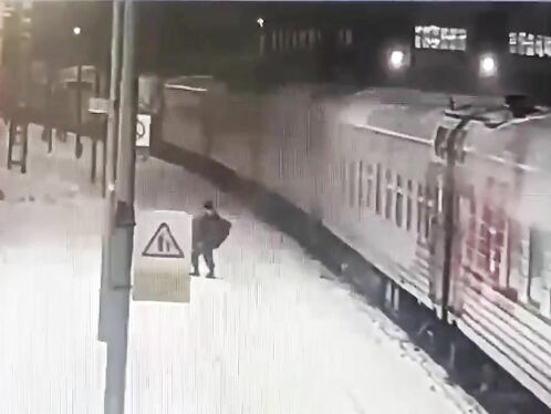 Drunk Man Falls Under Train - Fatal Accident TheYNC