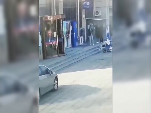 A Block Of Ice Falls On A Man's Head, Killing Him Final Destination