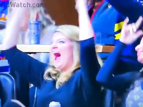 The Mother In Front Of The Live Camera Immediately Turned Into A Slut