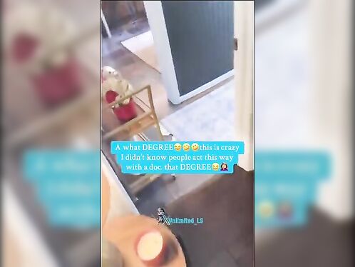 Crazy Karen Tries To Lock Up Los Delivery Driver