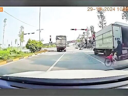 Speeding Scooter Driver Smashes Face Into Back Of Truck