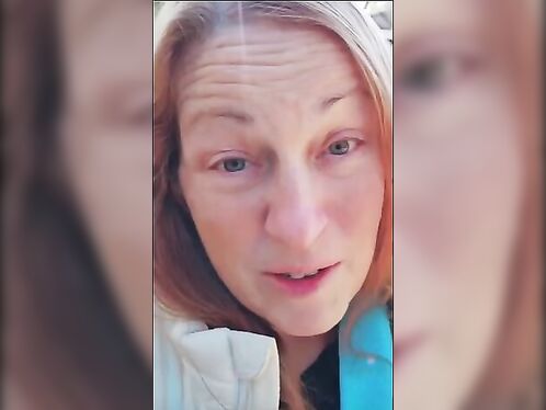 Nasty Karen Won't Accept Gifts From Trump-supporting Neighbor