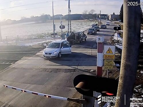 Man Saves Car Seconds Before Train Arrives