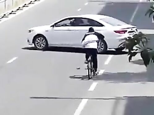 Put Your Hands In Your Pockets When Riding A Bike