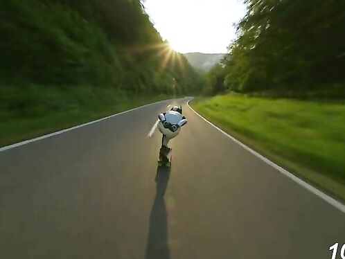 Overtake A Car At 130 Km/h On A Skateboard Like A Real Goat