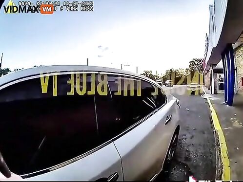 Woman Attacks Man Because He Offers To Pay For Her Groceries