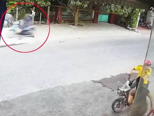 A Motorcyclist Stared Intently At A Woman And Ended Up Crashing Face-first Into A Wall.