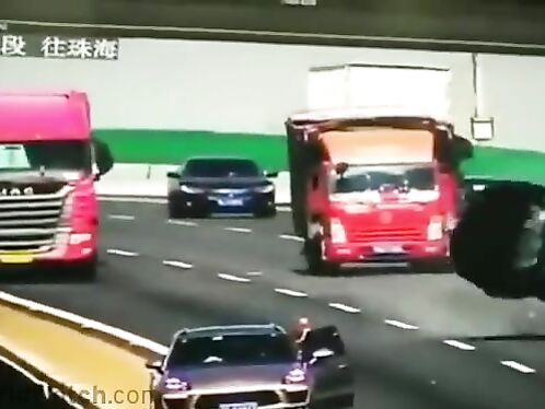 You Won't See Something Like This: An Ordinary Truck Ruining A Driver's Life.
