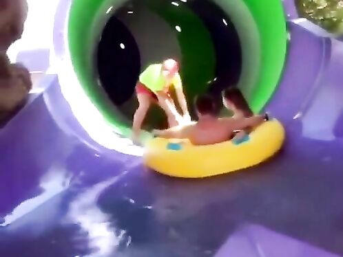 Lifeguard rescues group of teens stuck in water slide