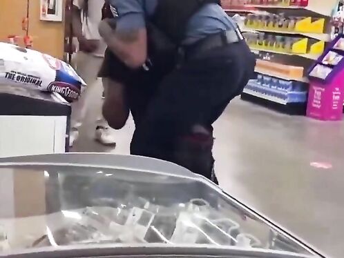 Cop puts suspect in chokehold