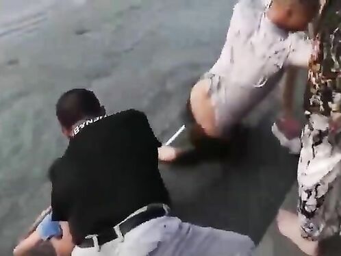 Woman saves Chinese man from drowning