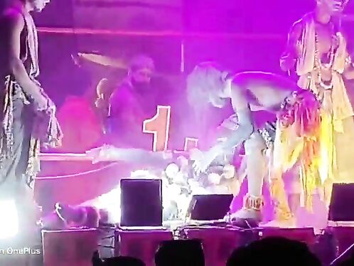 Artist dies on stage after electrocution