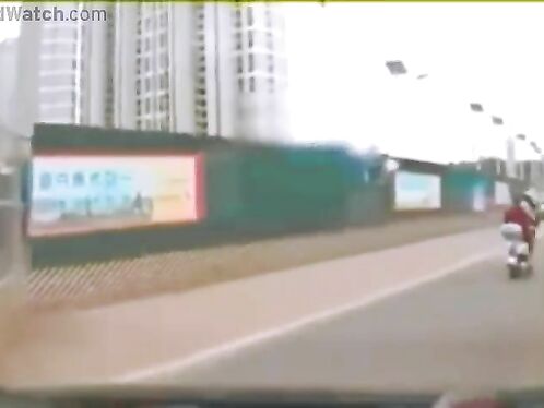 Crane collapses unexpectedly