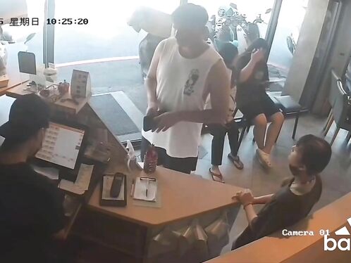 Car smashes into cafe