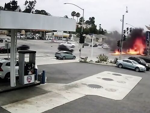 Driver survives car crash that kills 6