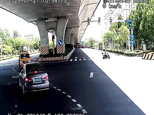 Driver swerves to miss an object in the roadway
