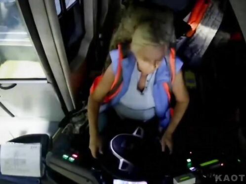 Woman causes chaos in car wash